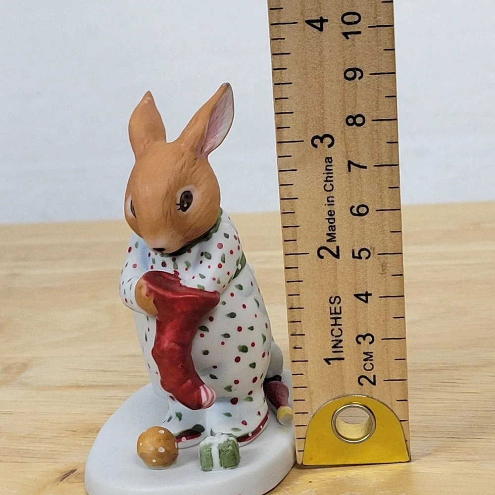 VTG 1986 Susan Isabelle Christmas Bunny Candle Votive Holder Porcelain Figurine